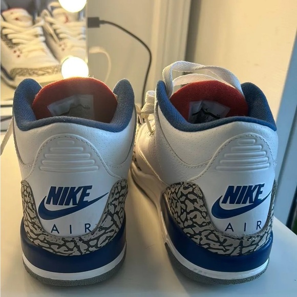 Jordan 3 retro true blue - size 4.5 in youth equivalent to 6 in women - Picture 3 of 4